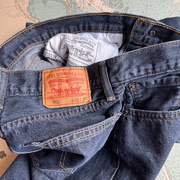 Levi's Dark Wash 505 Relaxed Straight - Picture 7 of 7